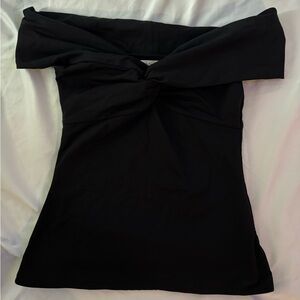 Aritzia contour off the shoulder/front twist top